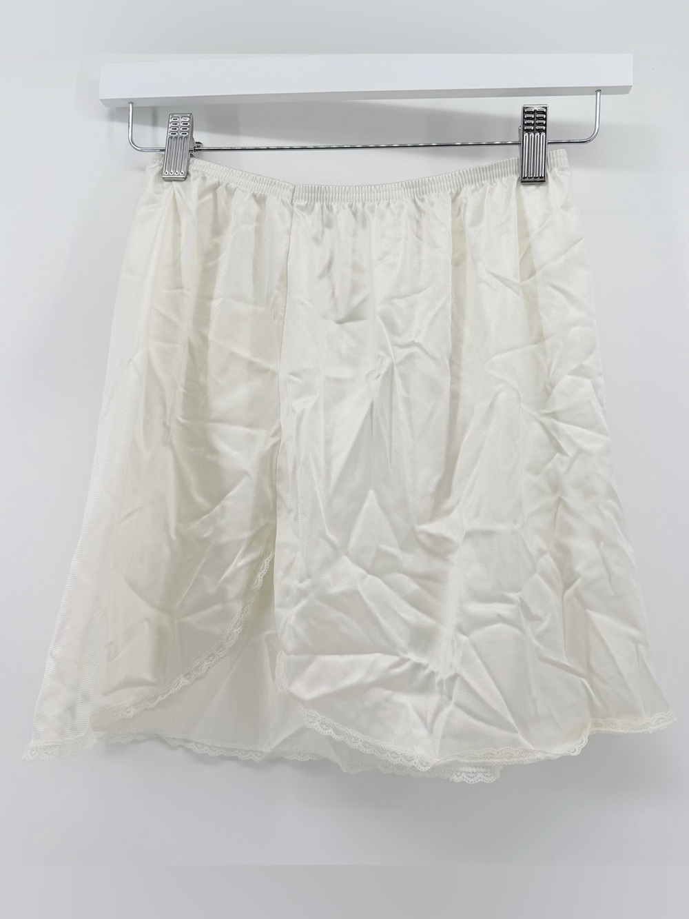 Vassarette Small Vintage Lace Trim Elastic Waist Half Slip Underskirt White Mini